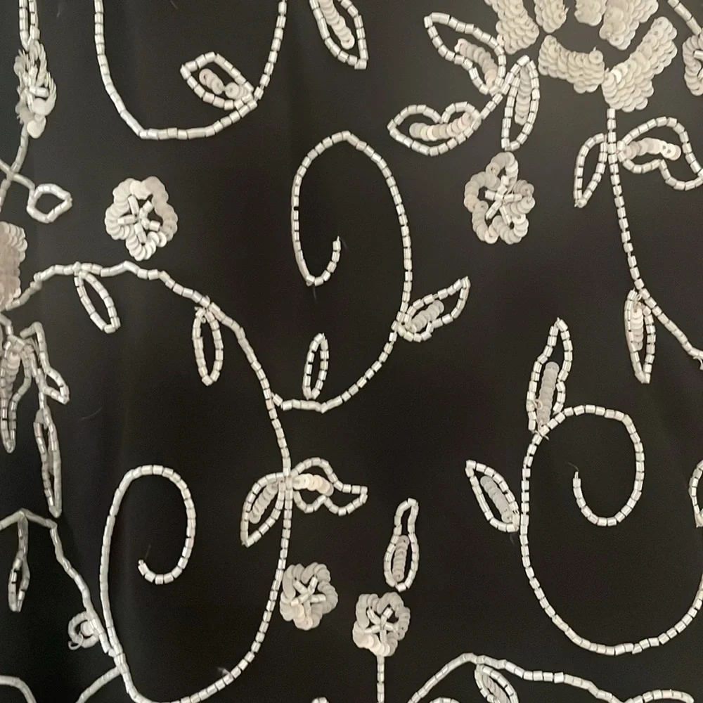 EUC JKara Black Dress with white floral beeding Size 16 - Picture 4 of 13